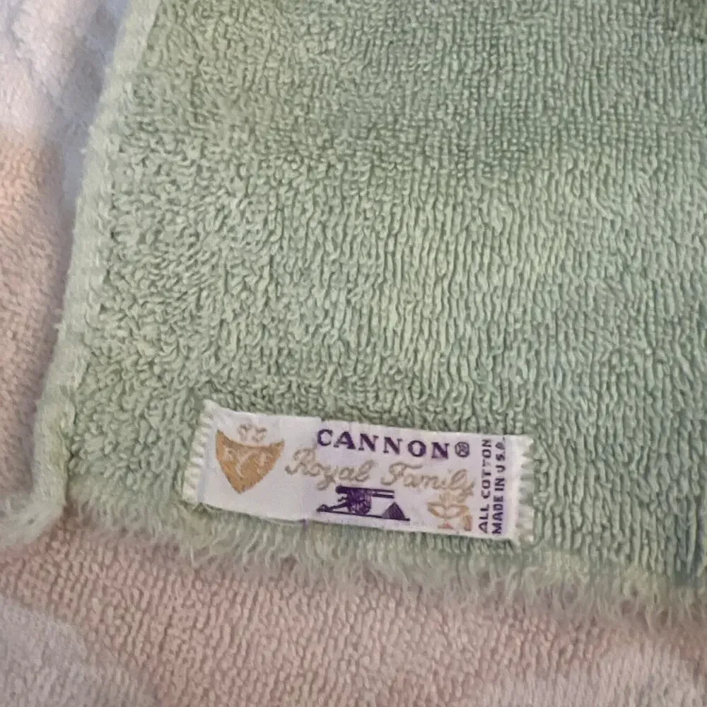 Vintage Lot of 6 Bath & Hand Towels For Use or DIY Crafts Pastels Green Yellow +
